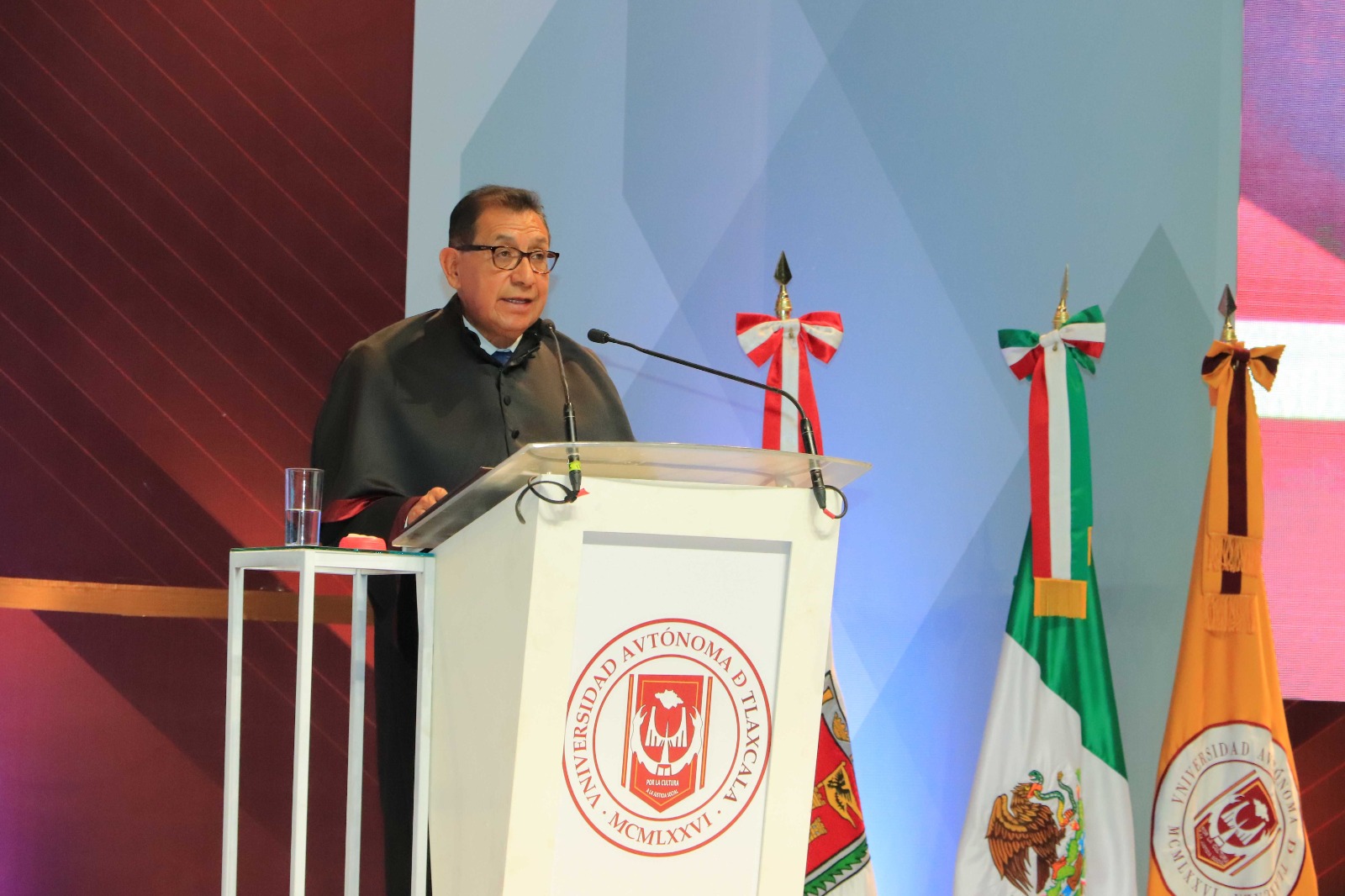 La UATx, comprometida con el progreso humano y social: Serafín Ortiz